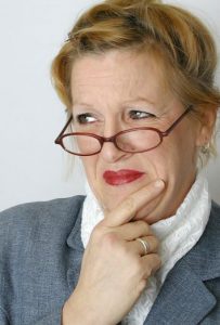 185734-mandamientos-suegra-203x300